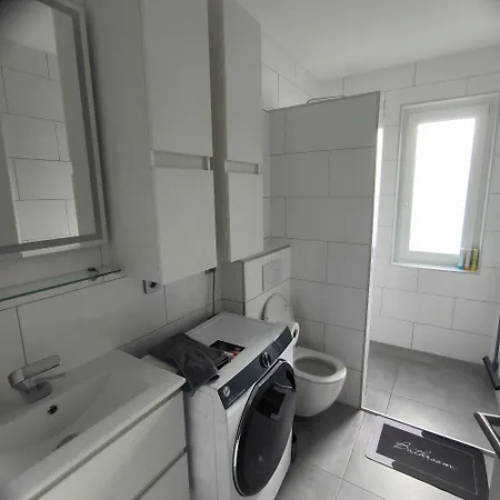 1 Og Deluxe Mit 3 Schlafzimmern Hauptbahnhof Und Zentrumsnah Appartement *