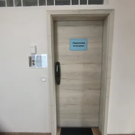 Appartement 1 Og Deluxe Mit 3 Schlafzimmern Hauptbahnhof Und Zentrumsnah Oberhausen (North Rhine-Westphalia)